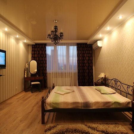 Panoramic View Lux Apartment On Metro Osokorky Kyiv Exterior photo