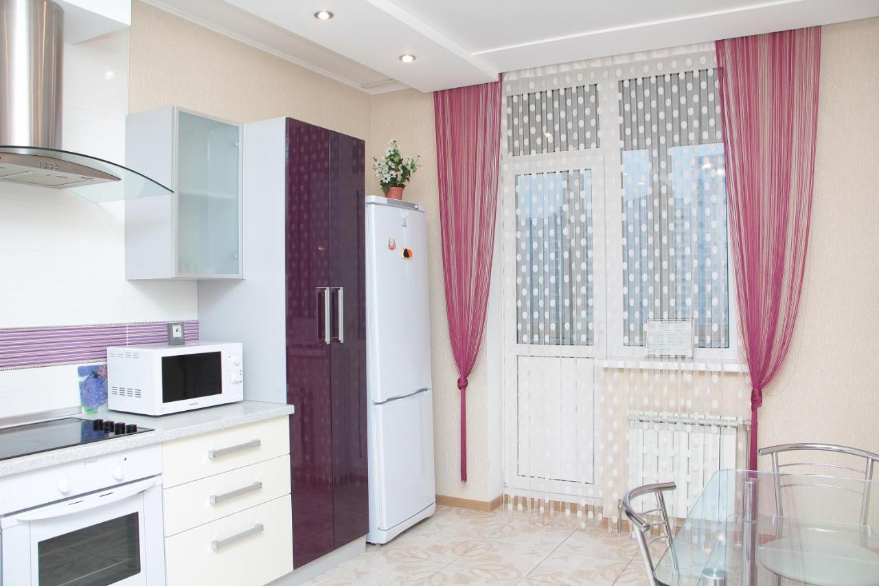 Panoramic View Lux Apartment On Metro Osokorky Kyiv Exterior photo