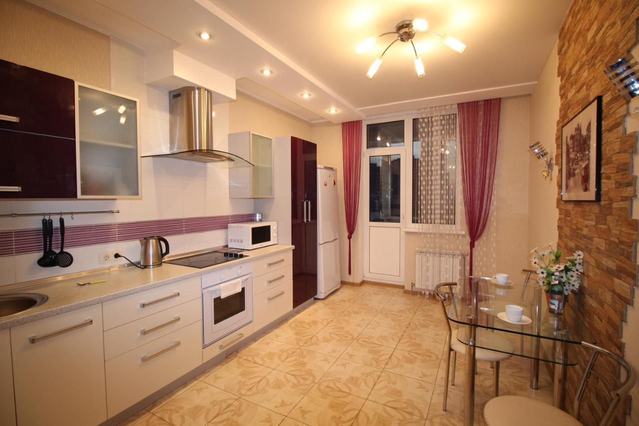 Panoramic View Lux Apartment On Metro Osokorky Kyiv Exterior photo