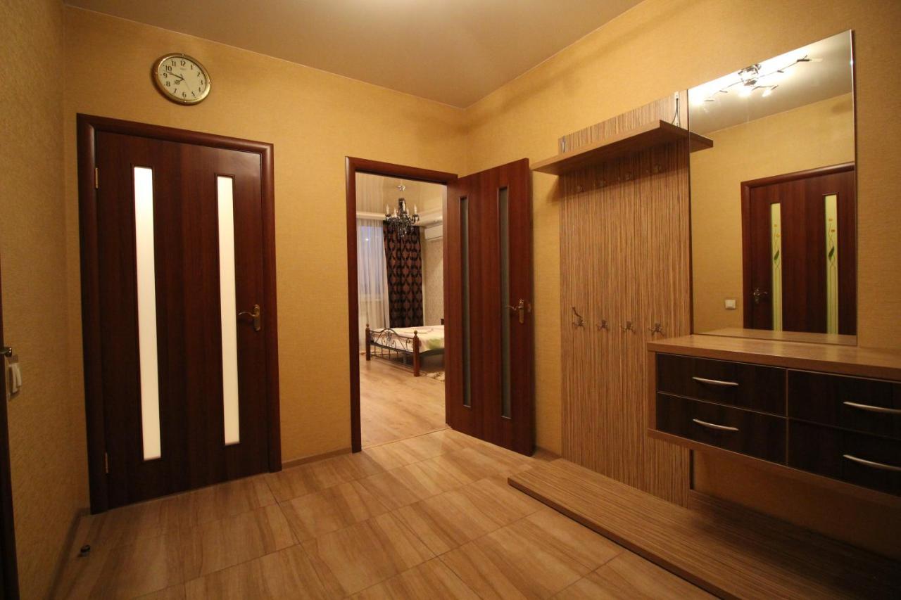 Panoramic View Lux Apartment On Metro Osokorky Kyiv Exterior photo