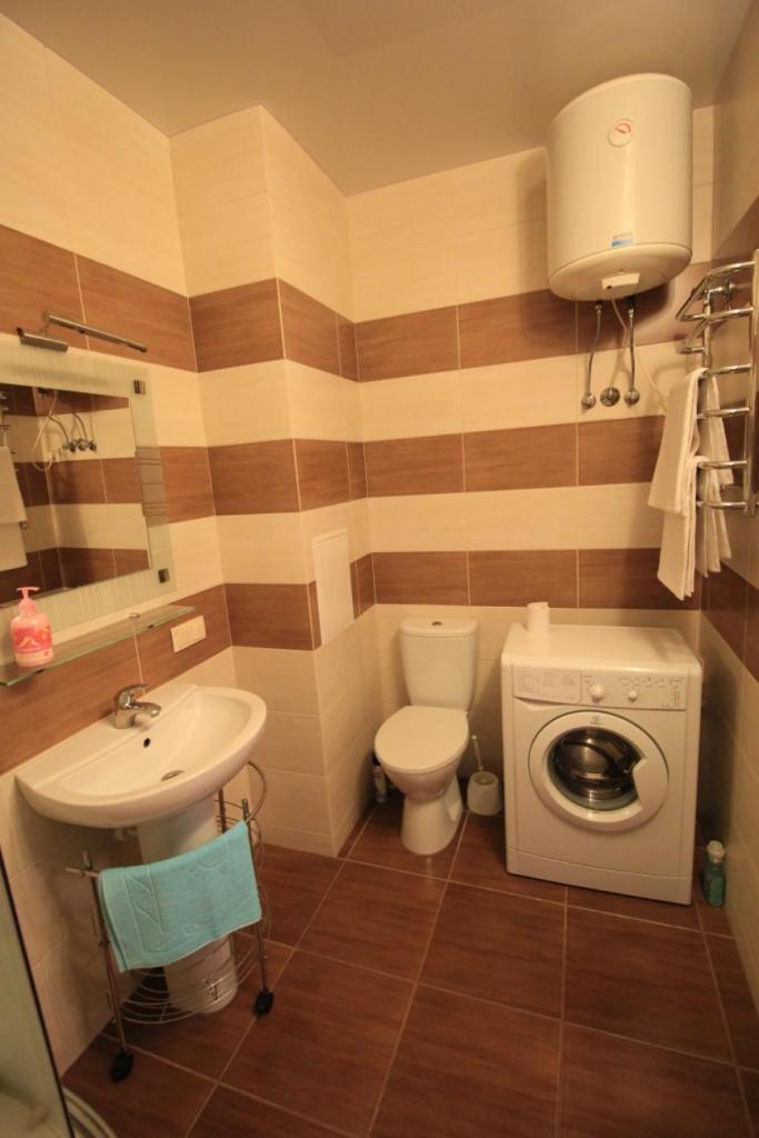 Panoramic View Lux Apartment On Metro Osokorky Kyiv Exterior photo